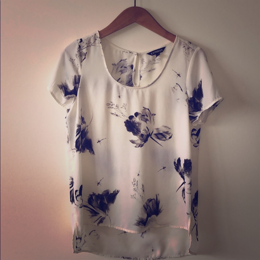 Express short sleeve floral top size S